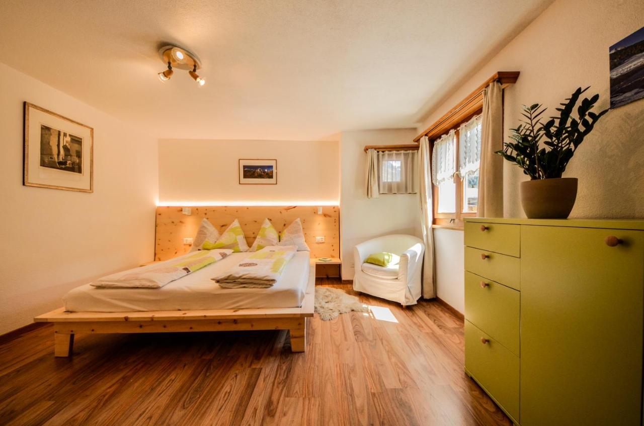 Chasa Curtins Apartamento Valchava Exterior foto
